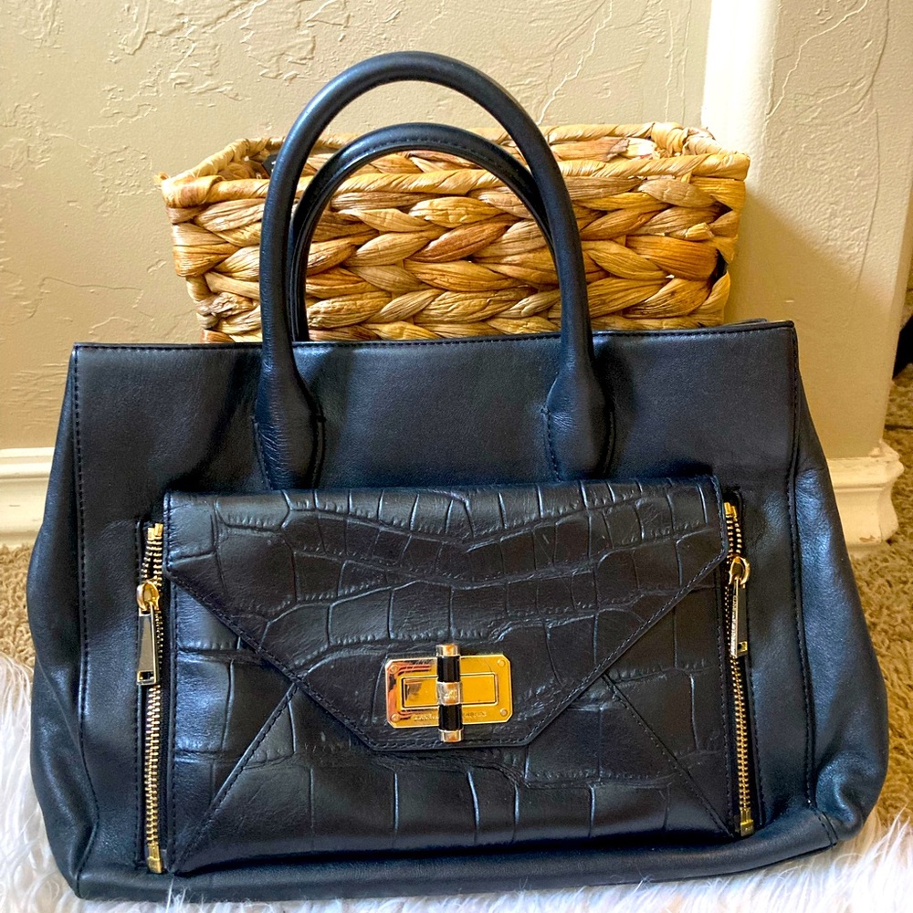 Black leather hand & shoulder bag.
